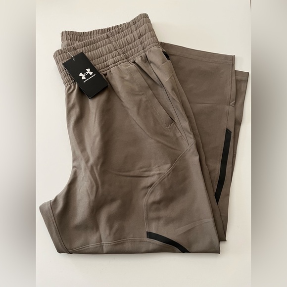 Under Armour | NWT Women's Unstoppable Ankle Pant - Picture 1 of 8